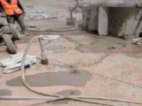 上思水泥混凝土路面板底注浆技术 路面脱空注浆整治方案